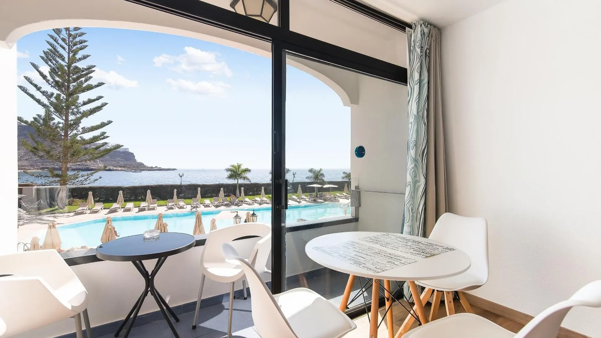 Home2Book Cosy Studio, Pool & Sea Views Mogán 0*,  スペイン